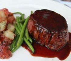 Beef fillet in red wine and balsamic vinegar